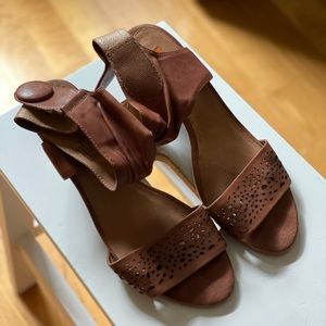 Chic summer sandals